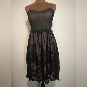 Mystic cocktail dress in black lace